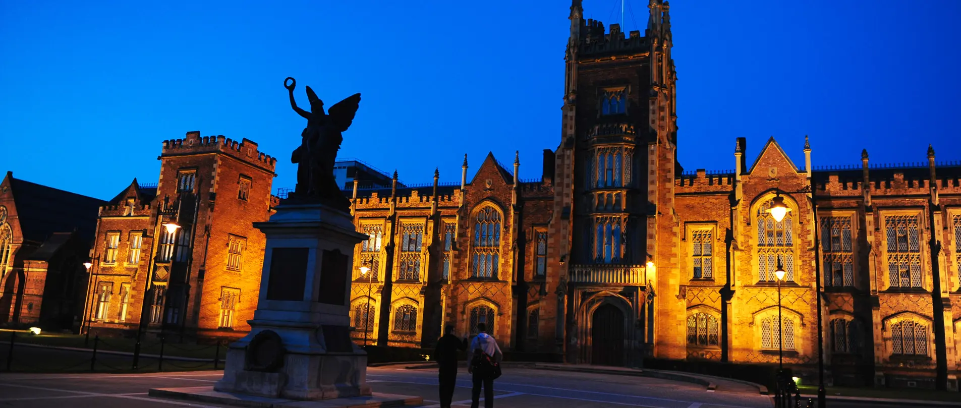 University Building At Night 7007