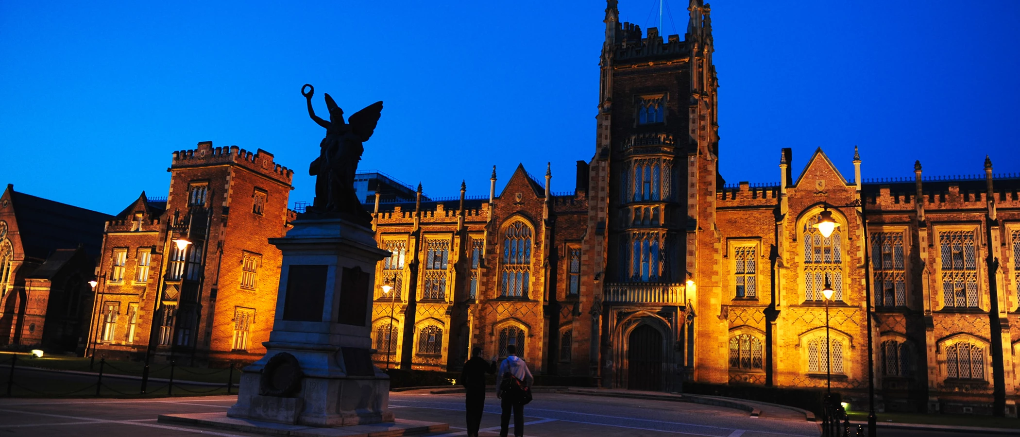 University Building At Night 7007