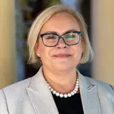 Jennifer Howell 4 Opt